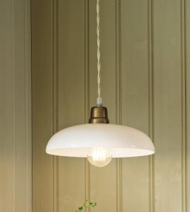 Taklampa Sofia Antik Mæssing - Hvit - L34 x B34 - www.frokenfraken.se