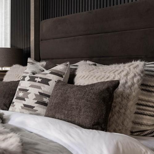 Putetrekk – Cavalese – Cream – Fuskepels – 60 x 60 cm - www.frokenfraken.se