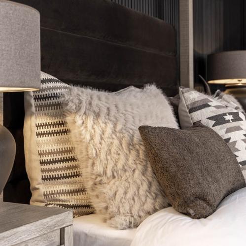 Putetrekk – Cavalese – Cream – Fuskepels – 60 x 60 cm - www.frokenfraken.se