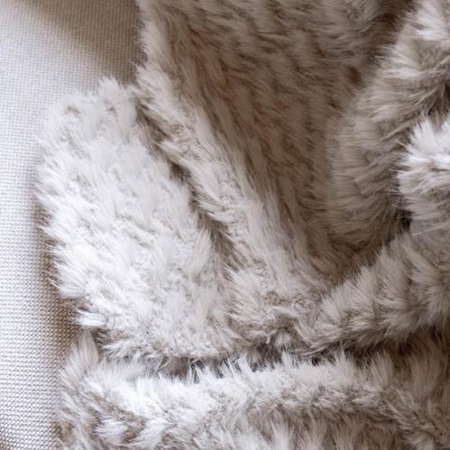 Pledd – Cavalese – Cream – Fuskepels – 150 x 260 cm - www.frokenfraken.se