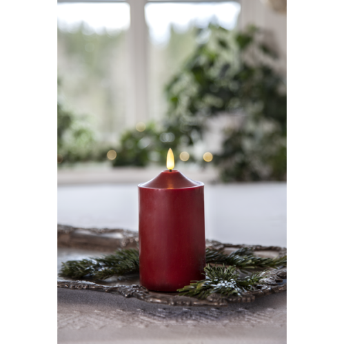 Batterilys - Rød - LED Blokklys - Flamme - Ø7,5 x 15 cm - Timer - www.frokenfraken.se