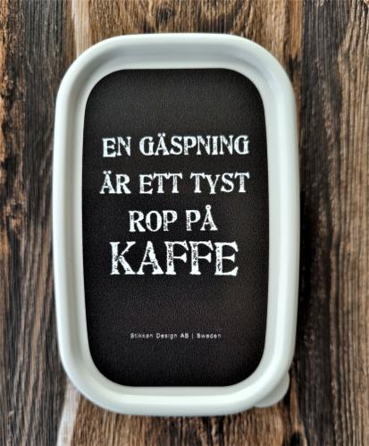Mellommatboks - Et gjesp er et stille rop på kaffe - 10,6 x 6,8 x 4,0 cm - www.frokenfraken.se