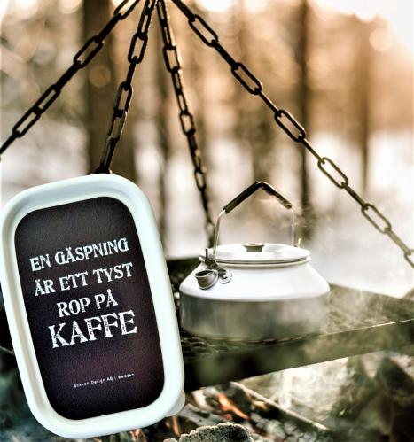 Mellommatboks - Et gjesp er et stille rop på kaffe - 10,6 x 6,8 x 4,0 cm - www.frokenfraken.se