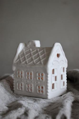 Lyslykt - Lysende hus - Hvit - 11 x 8 x 12 cm - www.frokenfraken.se