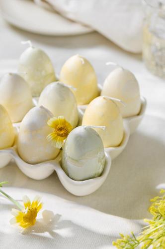 Eggholder - Hvit - 9 egg - 14,5 cm - www.frokenfraken.se