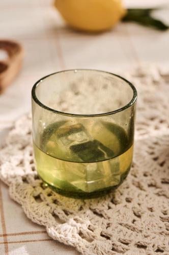 Drinker glass - Vercelli - grønn med bobler - 8 x 8,5 cm - www.frokenfraken.se