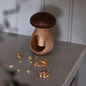 Nøtteknekker Sopp - Ø 6 x H 10 cm - www.frokenfraken.se