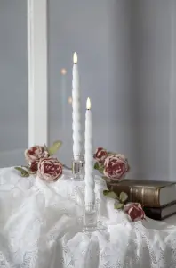 Batterilys - Antikklys - Hvit - 2-pakning - Flamme - Ø 2,1 x 24,5 cm - Timer - www.frokenfraken.se