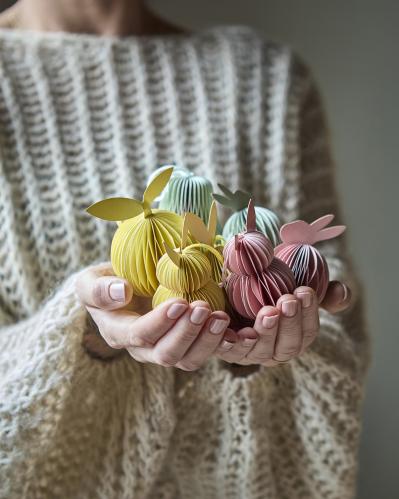 Hare - Påskpynt hängande Grön - Ø5 x 8 cm - www.frokenfraken.se