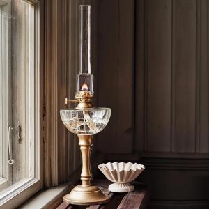 Fotogenlampe På Fot Antikk Messing - Ø11,5 x H45 cm - www.frokenfraken.se