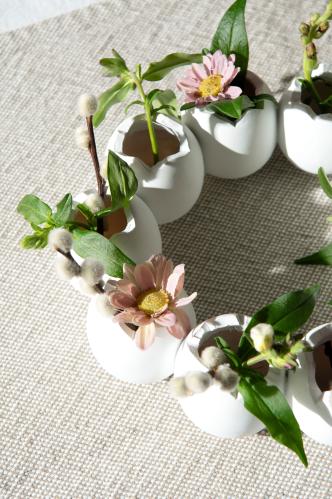 Vase - Eggkrans - Hvit - 21 x 6,5 cm - www.frokenfraken.se