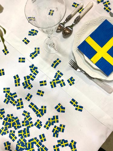 Konfetti - Svenska flaggan 150-pakke - www.frokenfraken.se