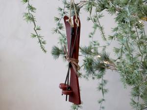 Julekule - Ski med Staver - 20 x 6 x 2 cm - www.frokenfraken.se