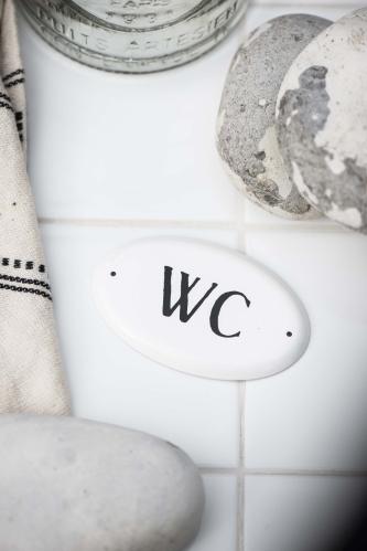 Metallskilt WC - 9 x 5,5 cm - www.frokenfraken.se