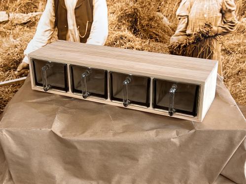 Krydderhylle – Natur – Med store måleskjeer – 13 x 60 x 18 cm - www.frokenfraken.se