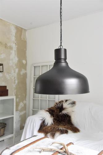 Taklampe - Metall - Blank Svart - 44 x Ø50 cm - www.frokenfraken.se