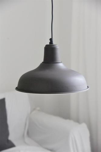 Taklampe - Metall - Matt Svart - 25 x Ø30 cm - www.frokenfraken.se