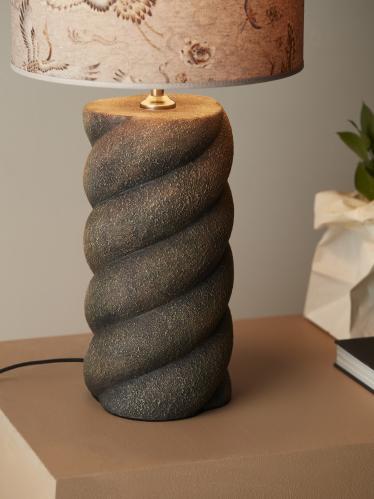 lampfot - Spin - Brun 41cm - www.frokenfraken.se