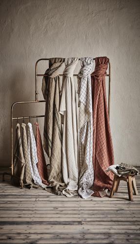 Stripete Bordduk - Elfenben/natur - 220 x 130 cm - www.frokenfraken.se