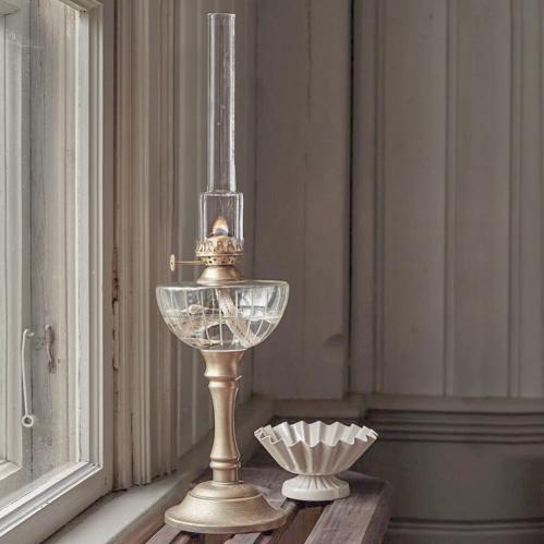 Fotogenlampe På Fot Antikk Messing - Ø11,5 x H45 cm - www.frokenfraken.se