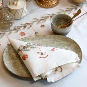 Tøyserviett med julemotiv - 40 x 40 cm - www.frokenfraken.se