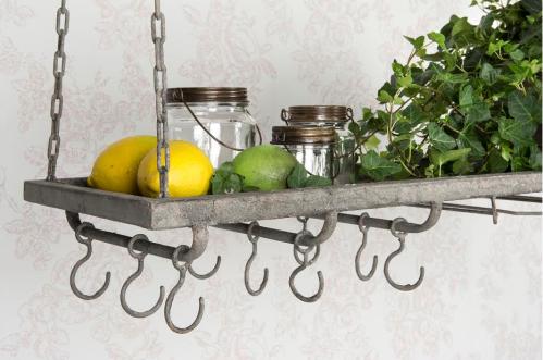 Hengende kjøkkenshylle med plass til vinglass - 120 x 25 cm - www.frokenfraken.se