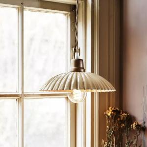 Taklampe - Vinduslampe - Ingrid - Beige - Ø23,5 x 3,5 cm - www.frokenfraken.se