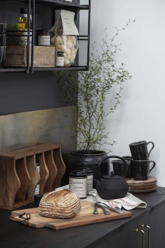 Skjærebrett med bredt skaft i oljet akasietre - 45 x 30 x 1,5 CM - www.frokenfraken.se