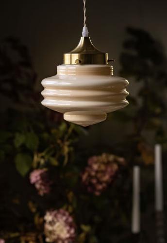 Taklampa - Valter - m. Tvinnad Sladd - Mässing/ Beige - Ø20 x H25 cm - www.frokenfraken.se