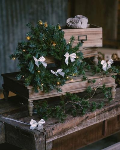 Heng – Rosett – Satin – Krem – 1stk - 7 x 8 cm - www.frokenfraken.se