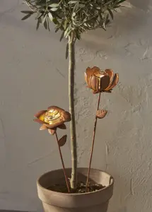Solcelledekorasjon - Blomster på pinne - 2stk - Rust - 51 cm - www.frokenfraken.se
