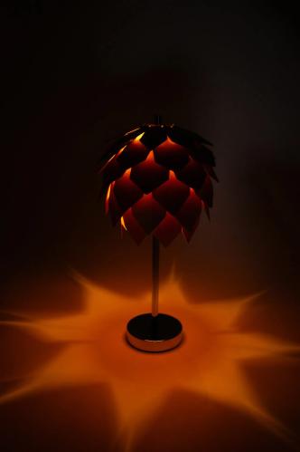 Bordlampe – Cone – Svart – 39 cm - www.frokenfraken.se