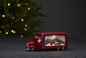 Tomte i rød lastebil med julelandsby på tilhengeren - 9 cm - www.frokenfraken.se