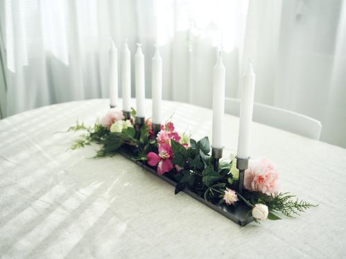 Bordslysestake - Metall - 6 lys - 60 x 12 cm - www.frokenfraken.se