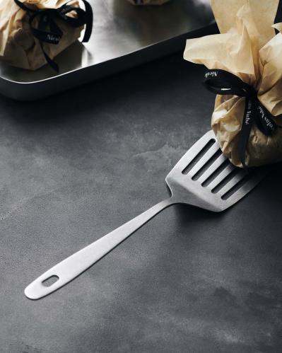 Spatel - Rustfritt stål - 32 X 7.7 cm - www.frokenfraken.se