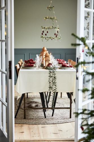 Konstig granrekke med kongler - 180 cm - www.frokenfraken.se