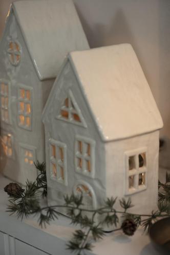 Konstig granrekke med kongler - 180 cm - www.frokenfraken.se