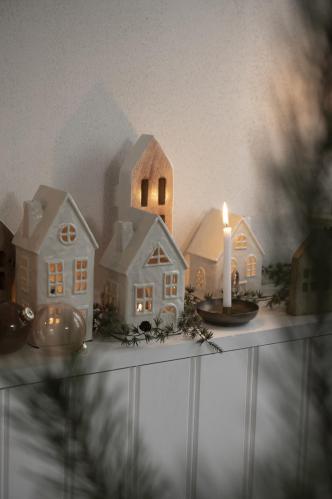 Konstig granrekke med kongler - 180 cm - www.frokenfraken.se