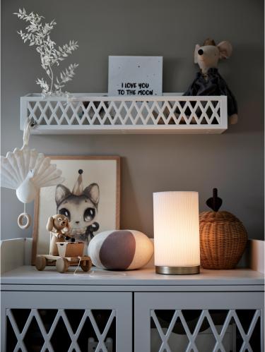 Dora - Bordlampe - Hvit - Ø14 x 25 cm - www.frokenfraken.se
