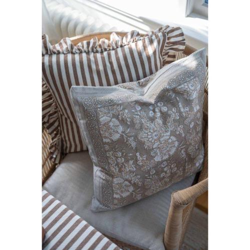 Kuddfodral Volang - Svea Cognac - 45 x 45 cm - www.frokenfraken.se