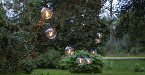 Ljusslinga Solcell - Globe - 8 st transparanta ledlampor - 1,8 m - www.frokenfraken.se