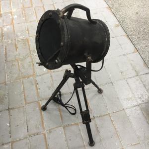 Gulvlampe - Industriell stil - 73 cm - www.frokenfraken.se