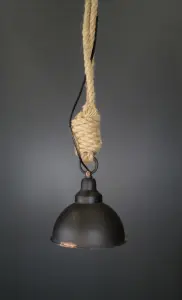 Taklampe - Industriell med tau - 19 x 19 x 108 cm - www.frokenfraken.se