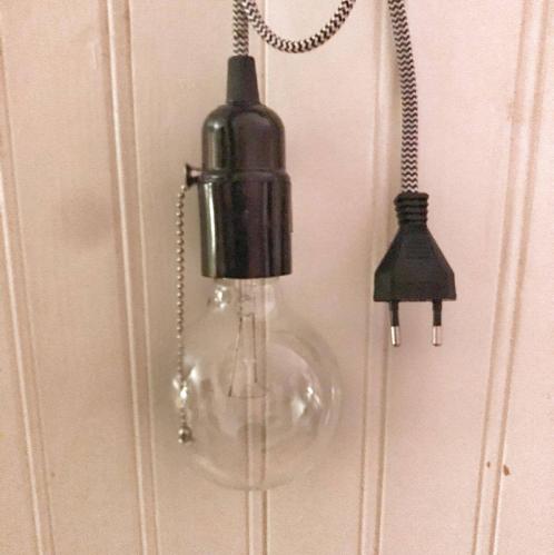 Lampeskjøt tekstil med vakker kontakt - Symaskinstrømledning - www.frokenfraken.se