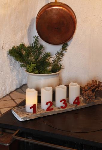 Batteridrevne lys - Blokklys 4 stk Advent - 10 cm - www.frokenfraken.se