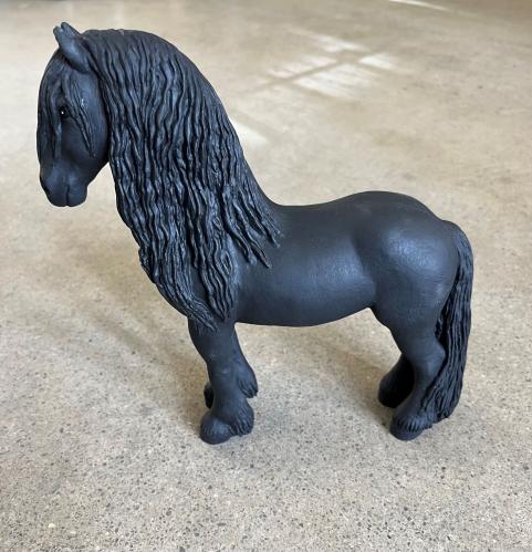 Hest – Atlas – Liten figur – 20 cm - www.frokenfraken.se