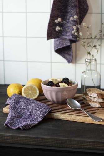 Skjærebrett med rutete firkantet akasietre - 38 X 25 X 1,5 CM - www.frokenfraken.se