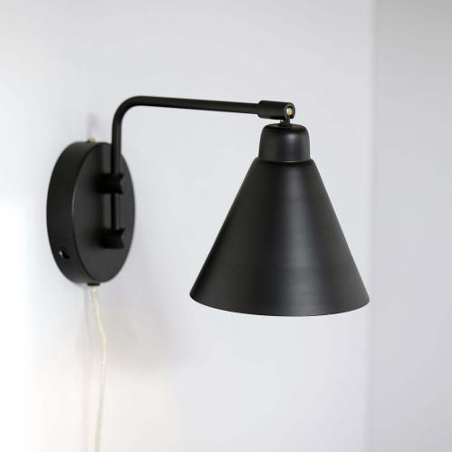 Vegglampe - Game - Svart - 30 x 15 cm - www.frokenfraken.se