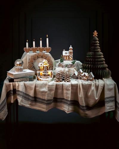 Lanterne – Pepperkake-lastebil – LED – 11 x 11 x 5 cm - www.frokenfraken.se