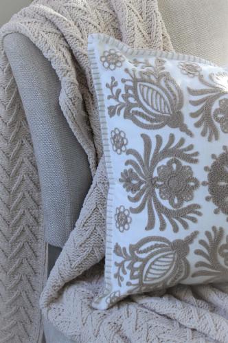 Kudde - Med Broderier - vit/natur - 40 x 60 cm - www.frokenfraken.se